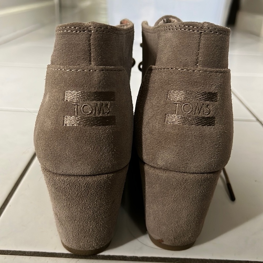 Toms Desert Wedge Women’s Castlerock Tan Brown Suede size 10